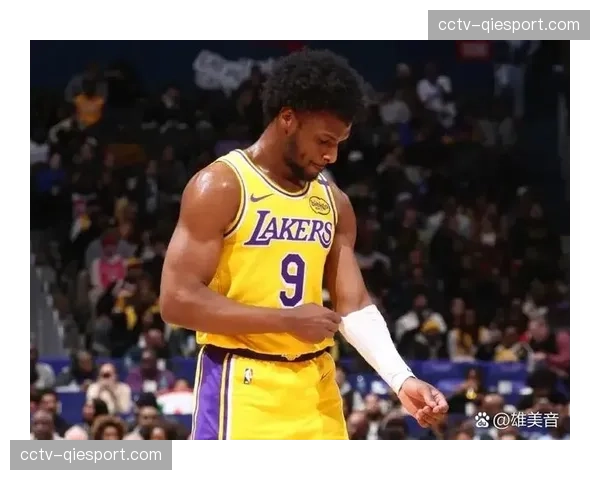 詹姆斯谈失去浓眉：我们变成了防守最差的球队